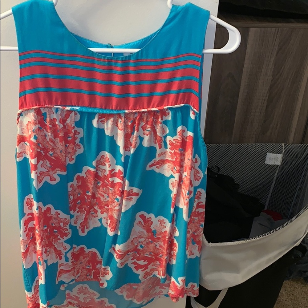 Crown & Ivy tank top